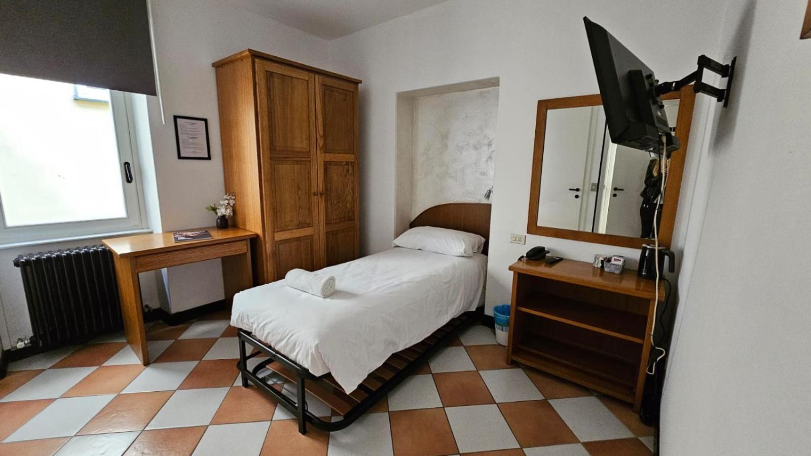 Hotel Montecodeno Varenna Bagian luar foto
