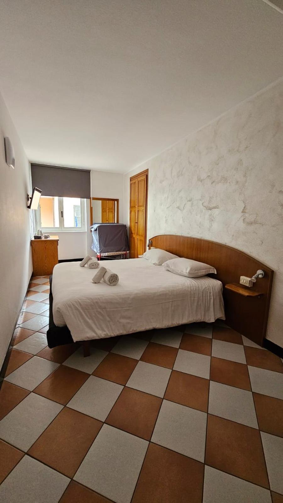 Hotel Montecodeno Varenna Bagian luar foto