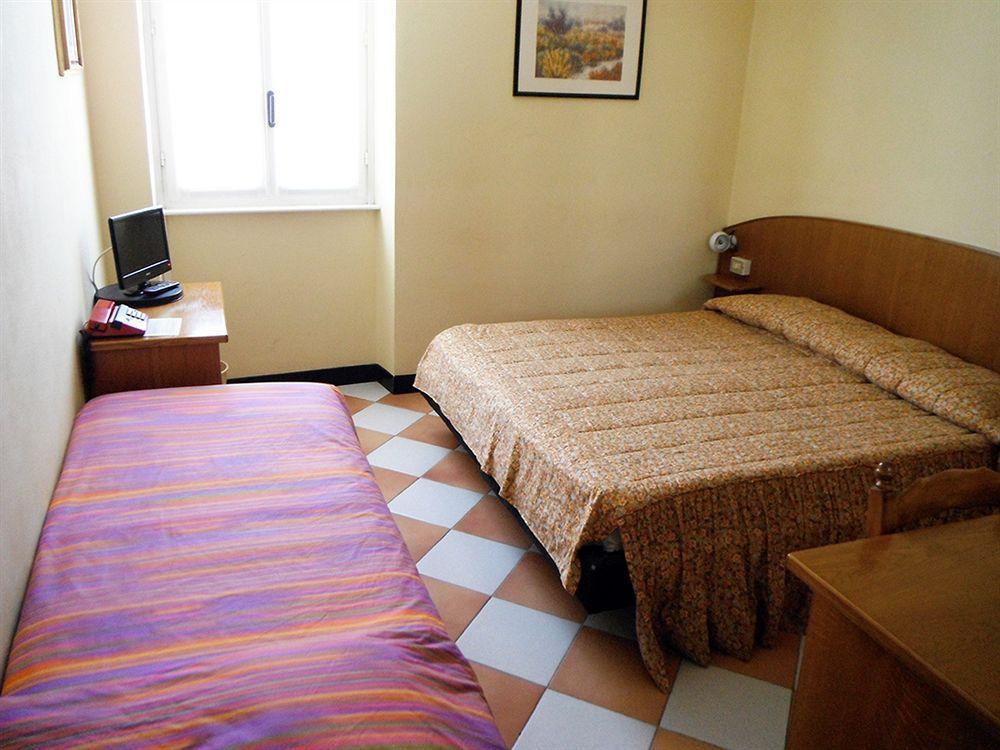 Hotel Montecodeno Varenna Bagian luar foto