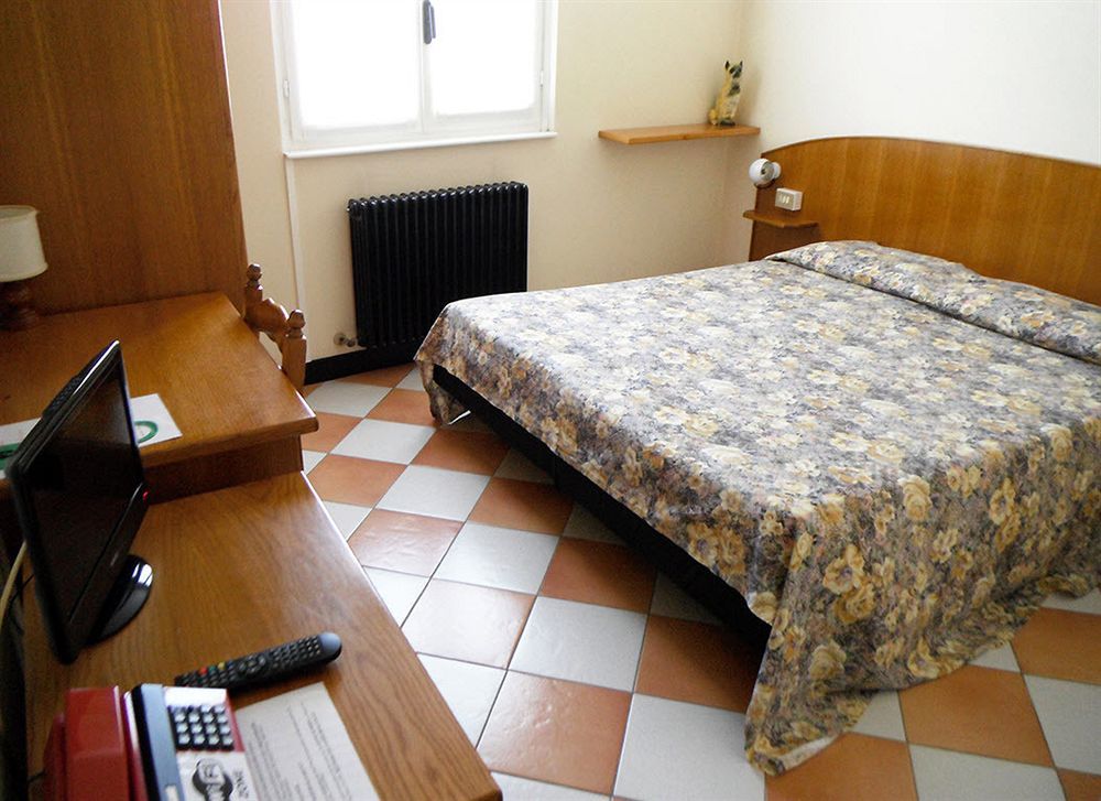 Hotel Montecodeno Varenna Bagian luar foto