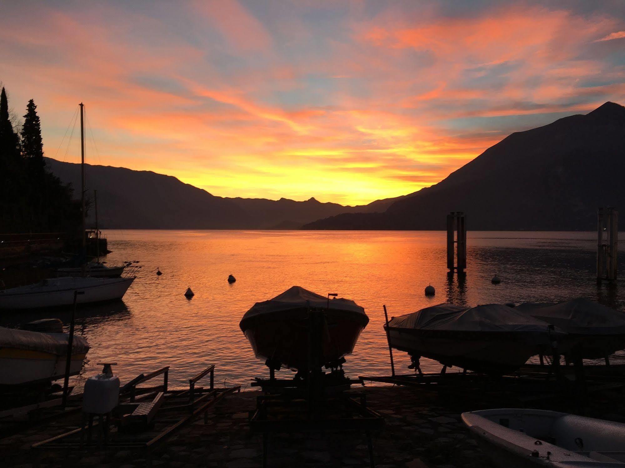 Hotel Montecodeno Varenna Bagian luar foto