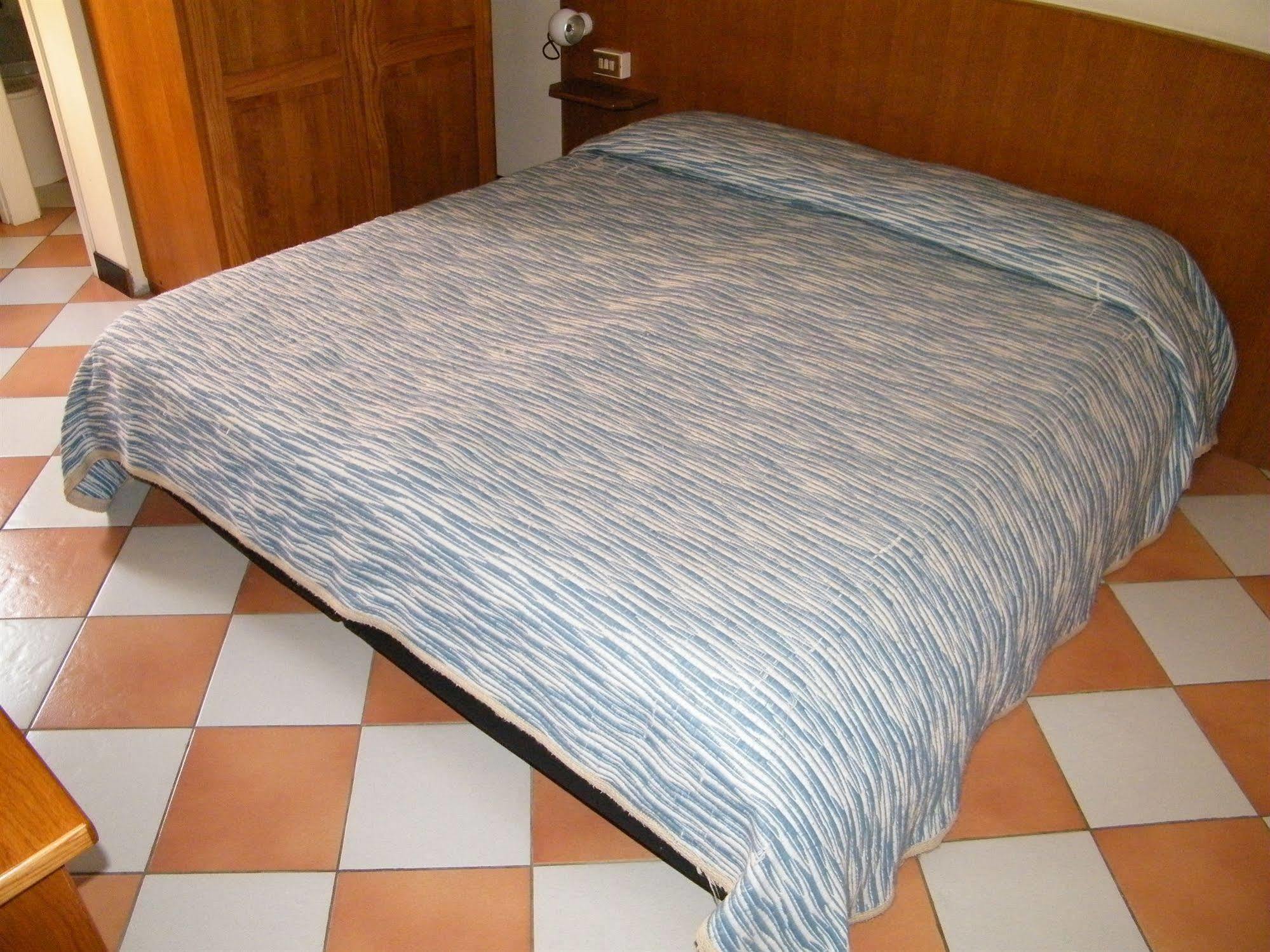 Hotel Montecodeno Varenna Bagian luar foto